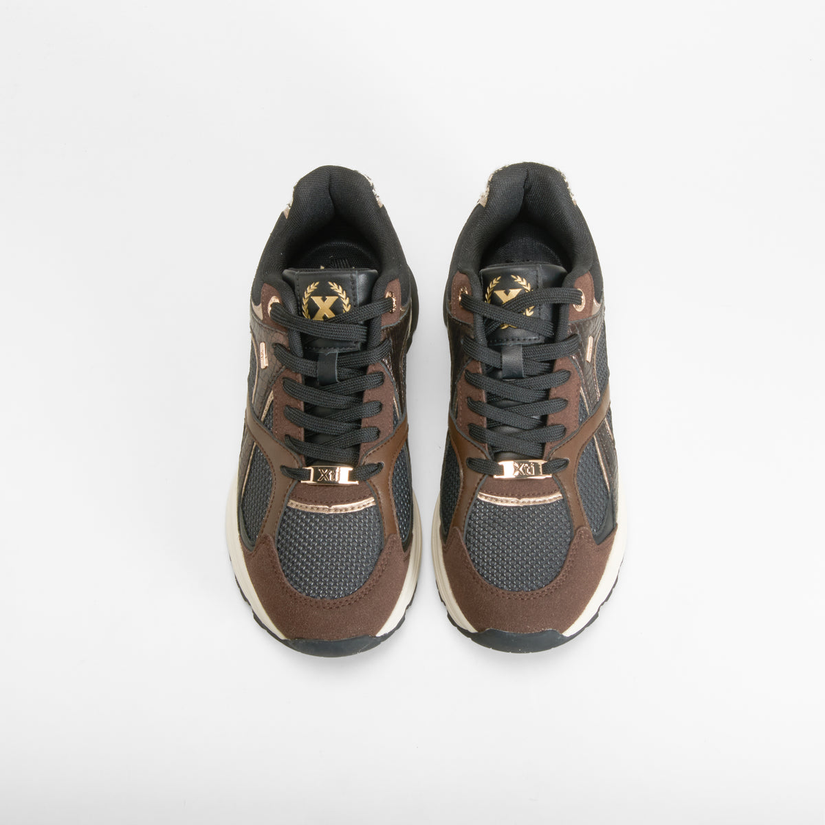 Zapatilla sneaker cuña cordones marrón XTI