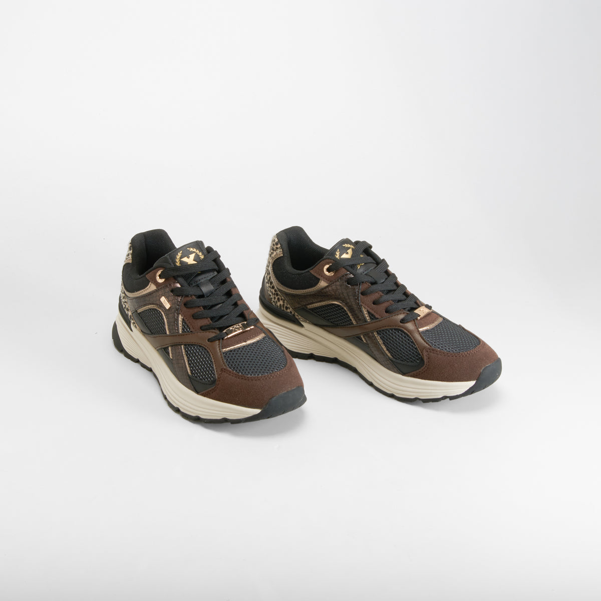 Zapatilla sneaker cuña cordones marrón XTI