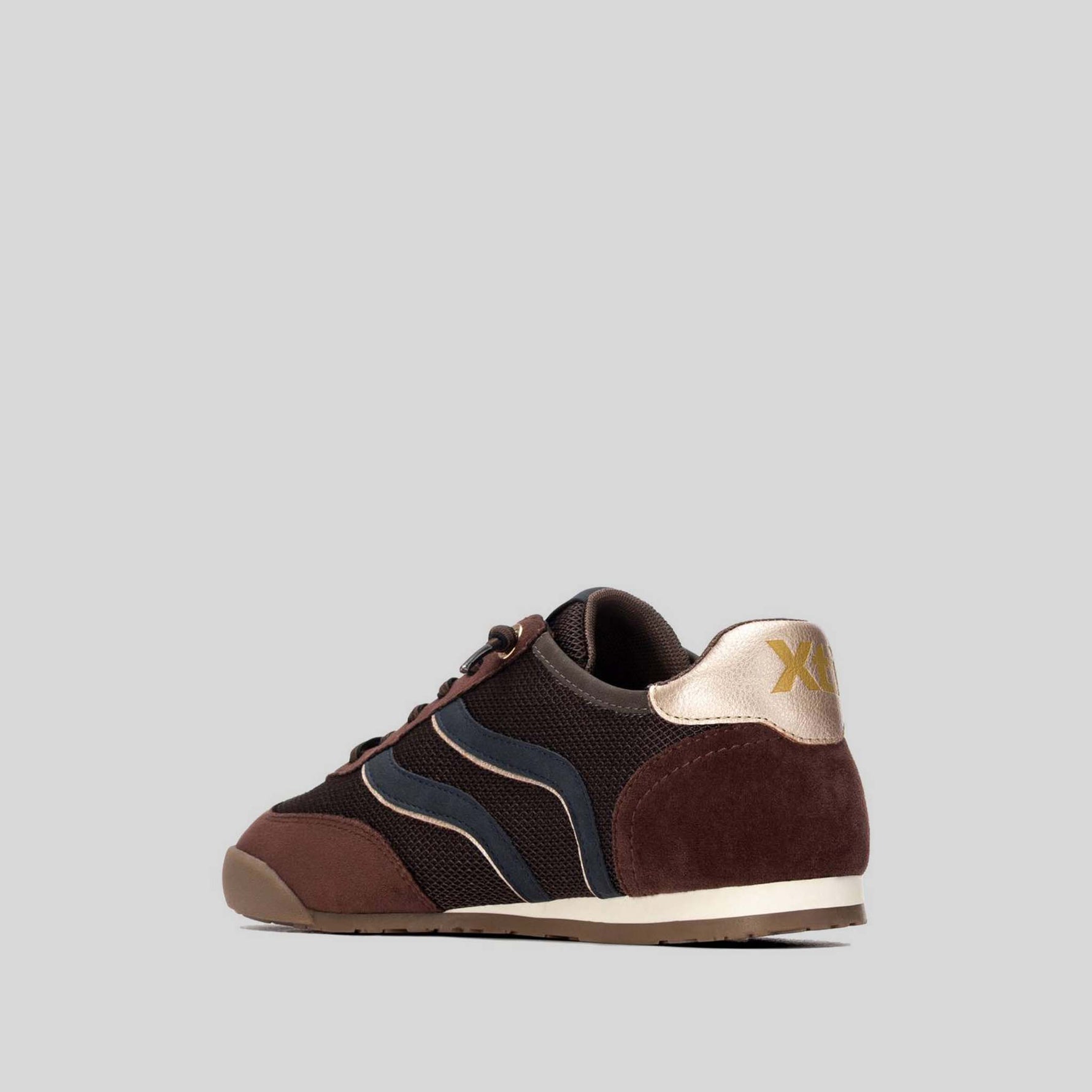 Sneaker bimaterial marrón XTI