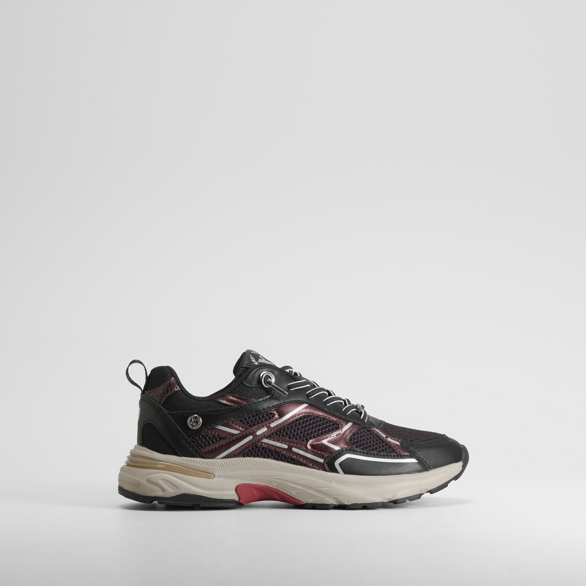 Zapatilla deportiva cordones negra XTI