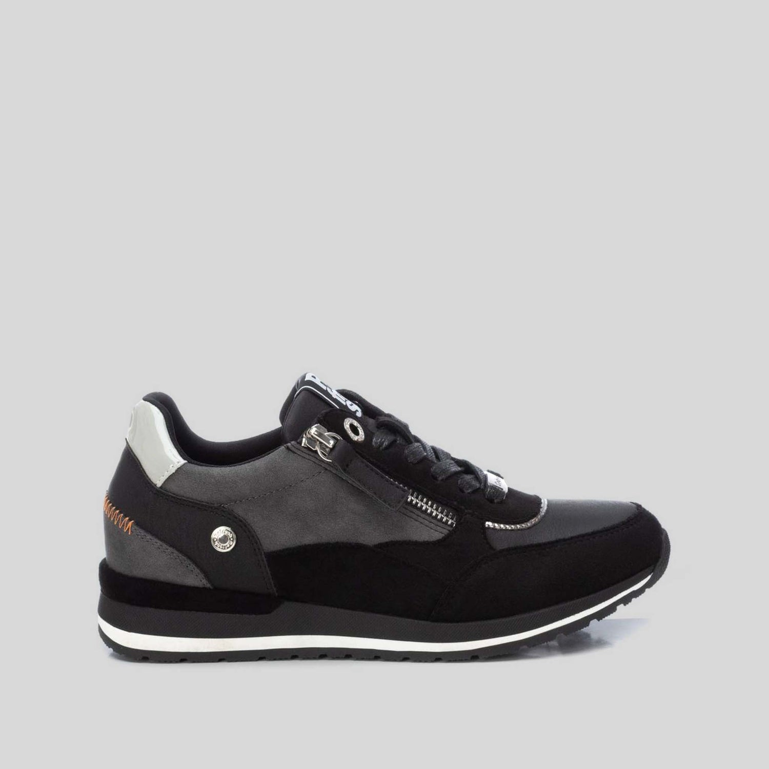 Zapatilla casual negra REFRESH