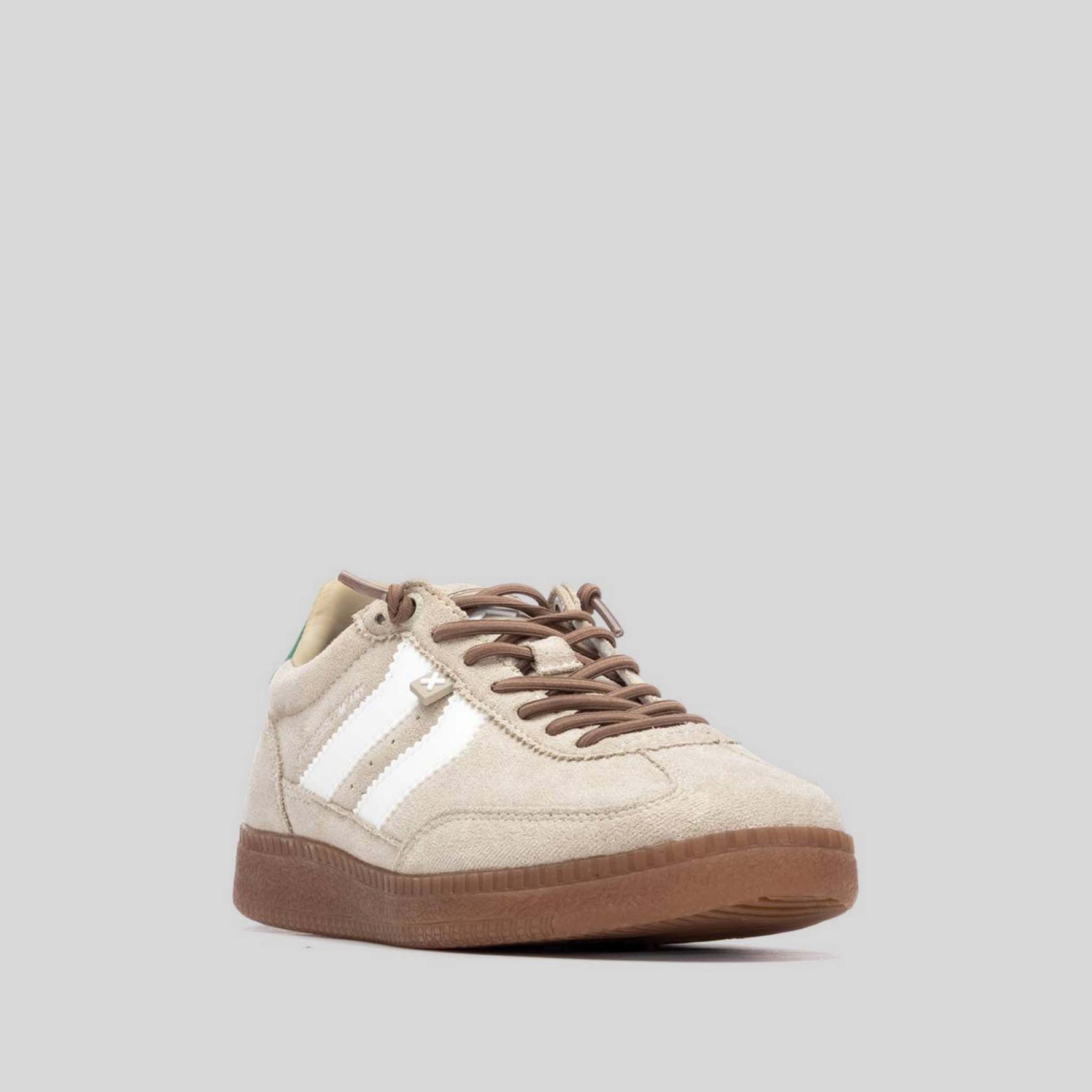 Sneaker baja suela caramelo beige XTI