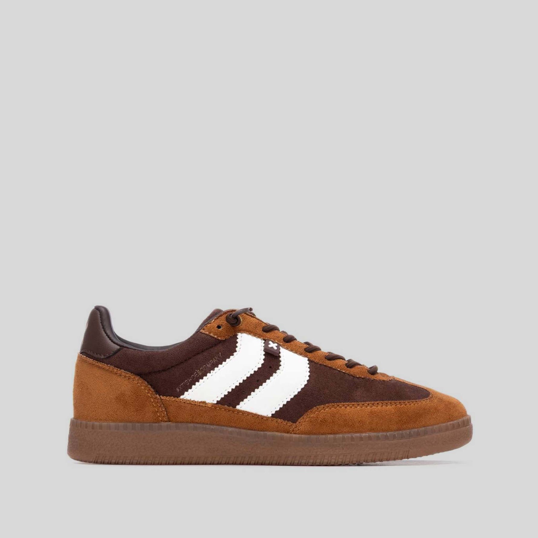 Sneaker retro caramelo camel XTI