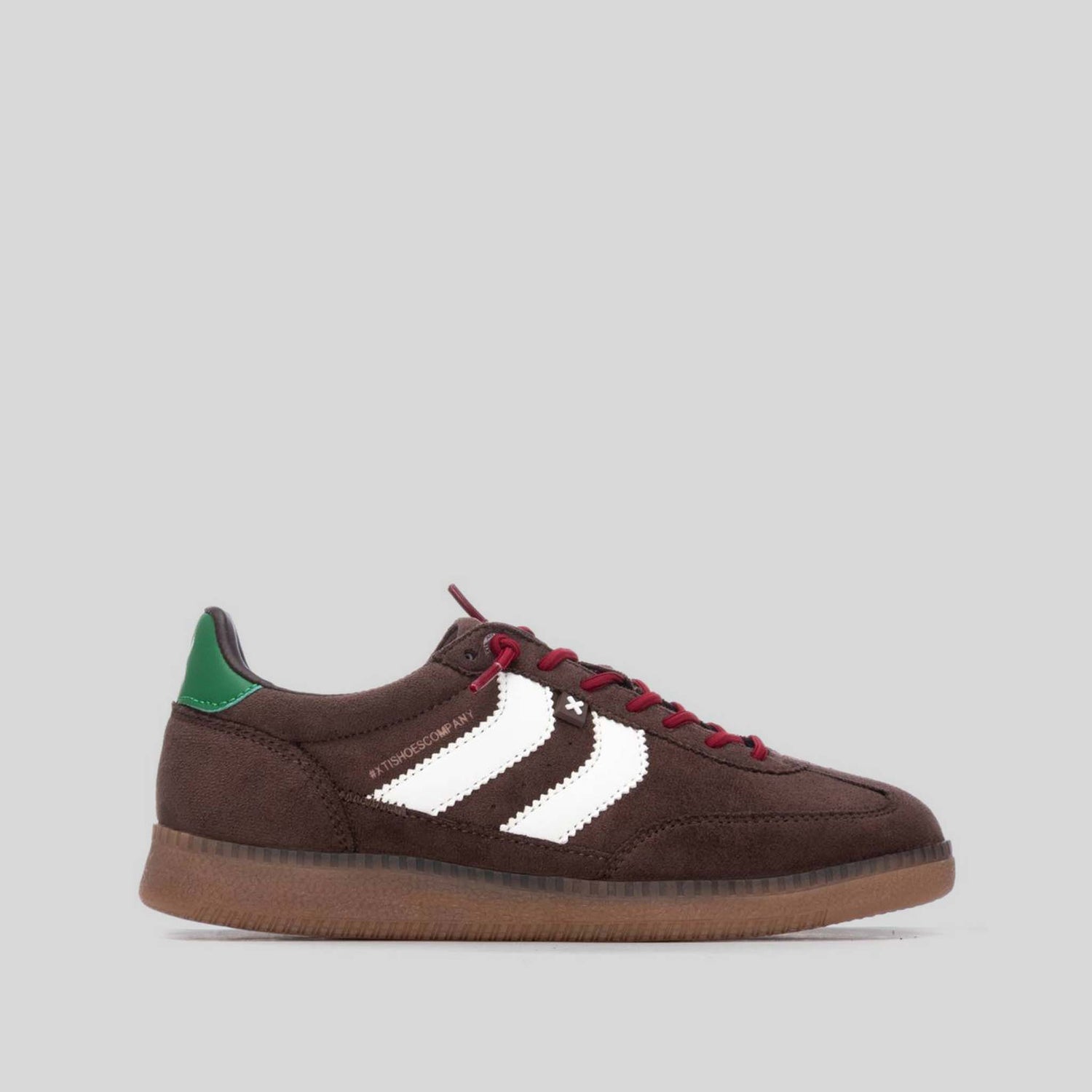 Sneaker suela caramelo rayas marrón XTI