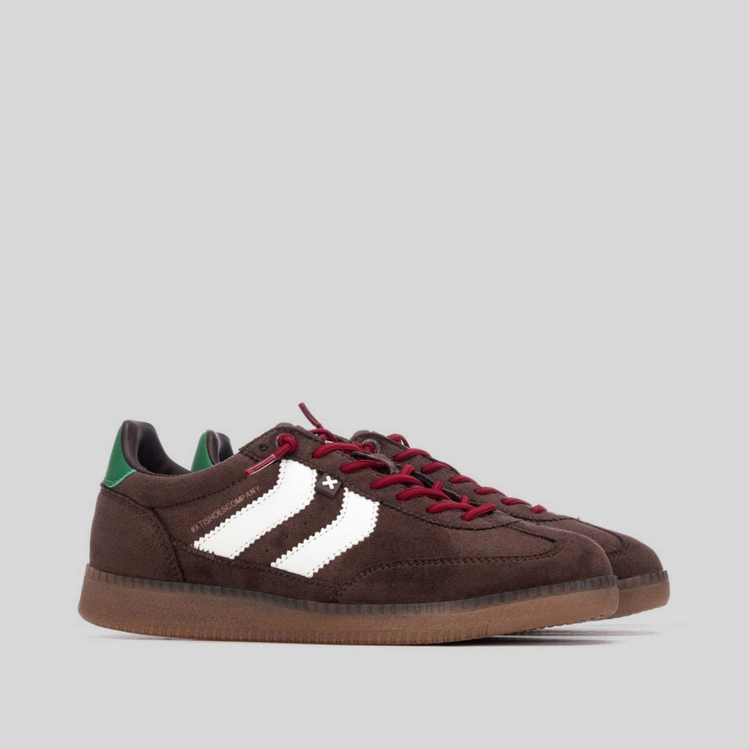 Sneaker suela caramelo rayas marrón XTI