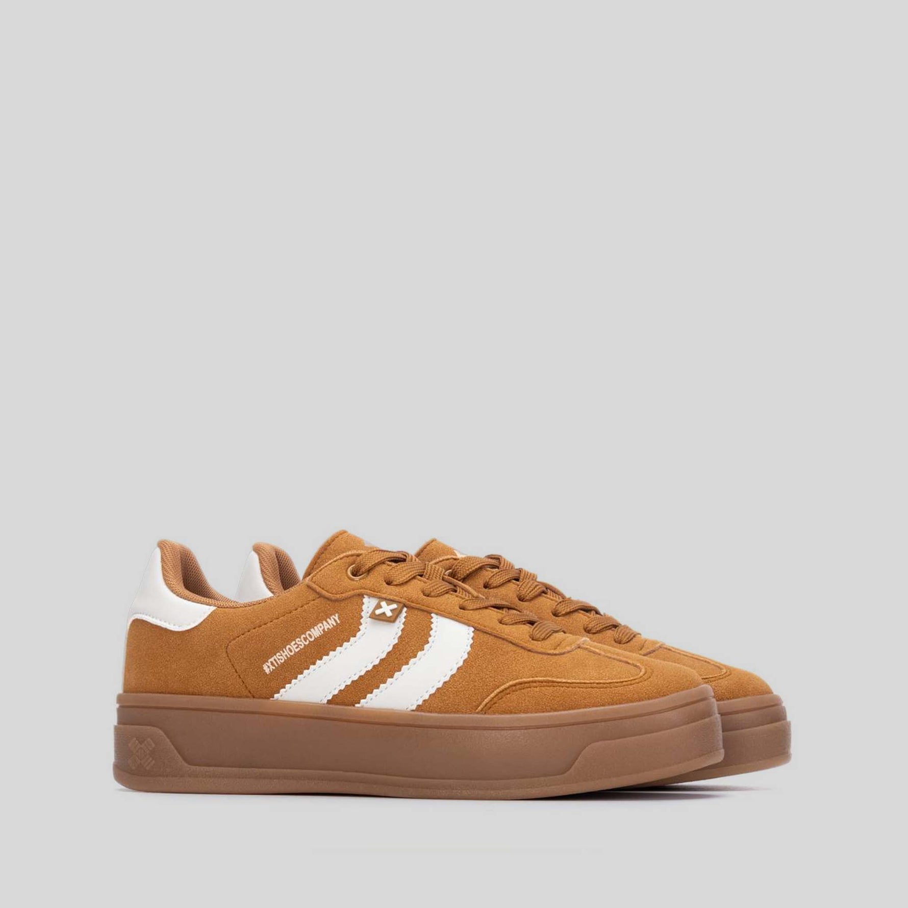 Sneaker plataforma estilo urbano beige XTI