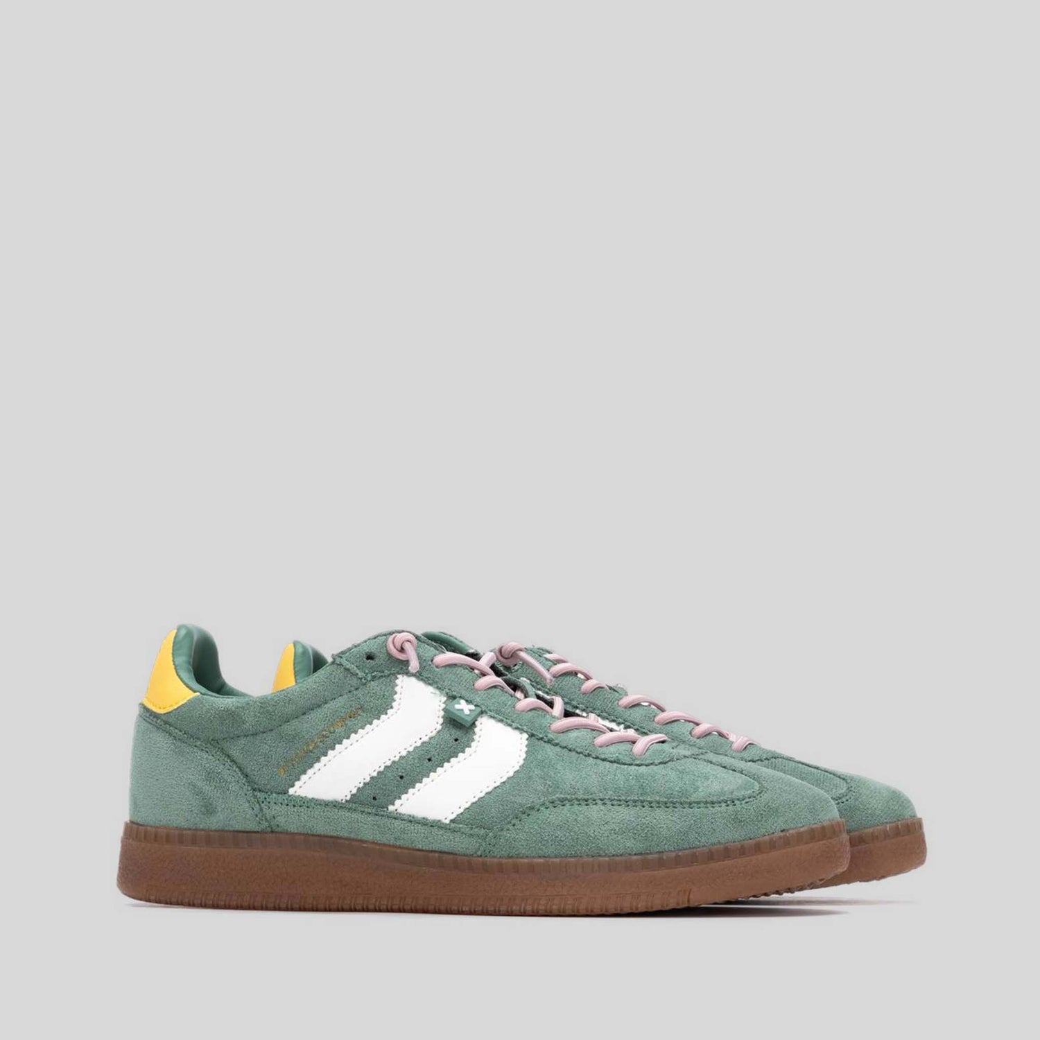 Sneaker caramelo bajo verde XTI