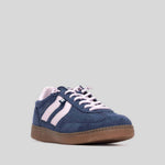 Sneaker suela caramelo rayas blancas y azul XTI