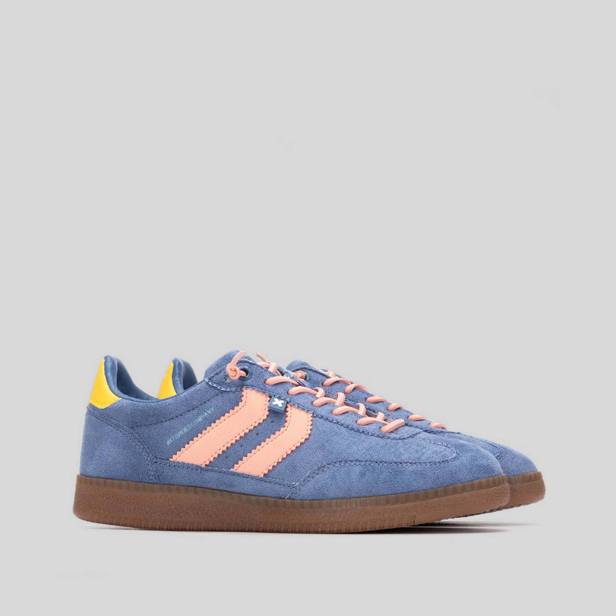 Sneaker suela caramelo rayas azul XTI