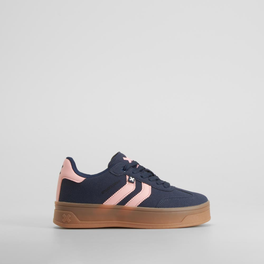 Sneaker plataforma detalles azul  XTI