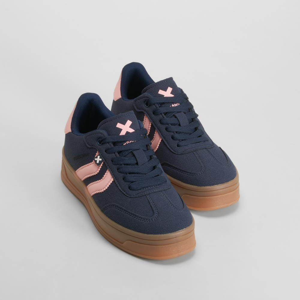 Sneaker plataforma detalles azul  XTI