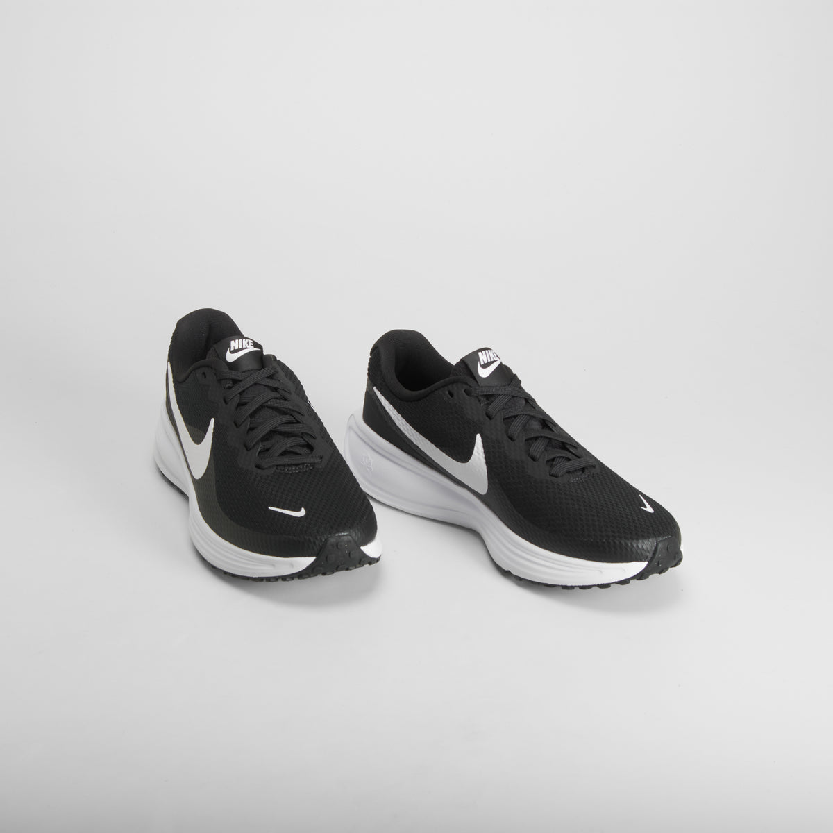 Zapatilla deportiva Revolution 8 negra NIKE