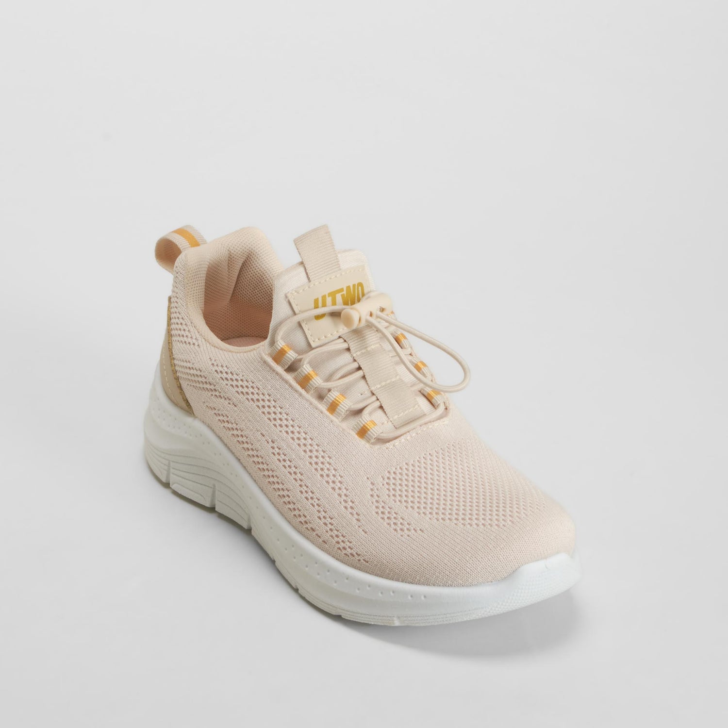 Deportiva cómoda elásticos beige UTWO