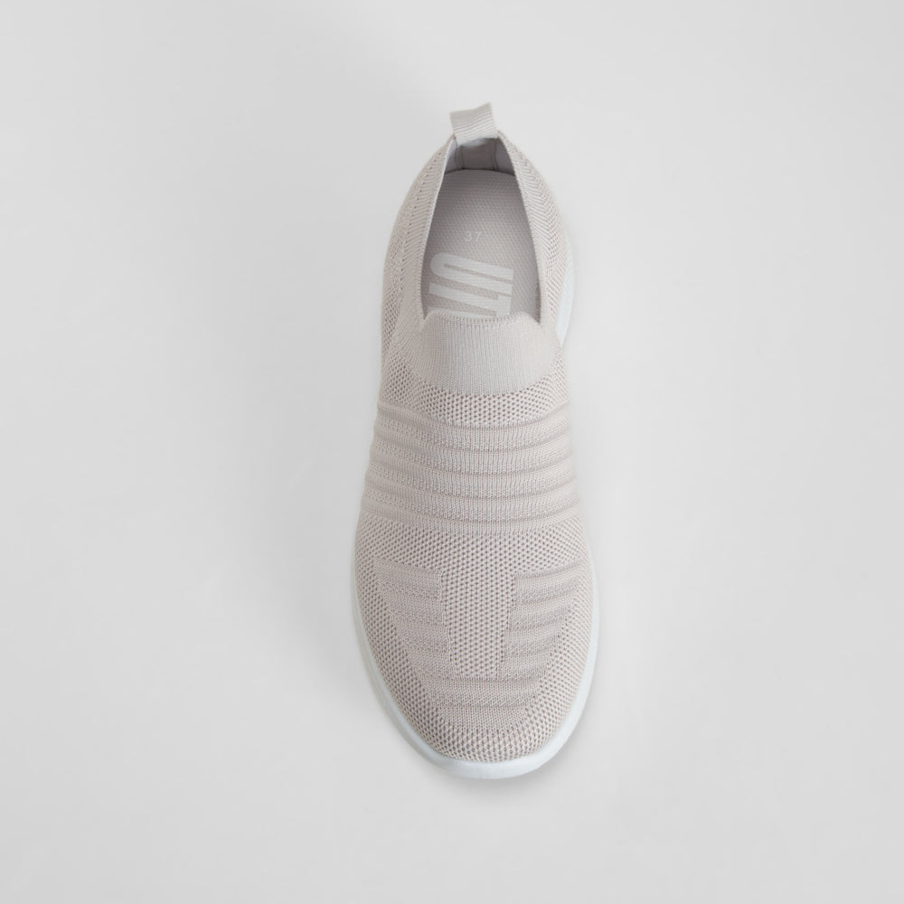 Zapatilla deportiva gris cómoda ligera UTWO