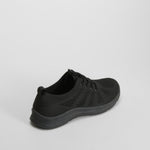 Zapatilla deportiva ligera negra UTWO