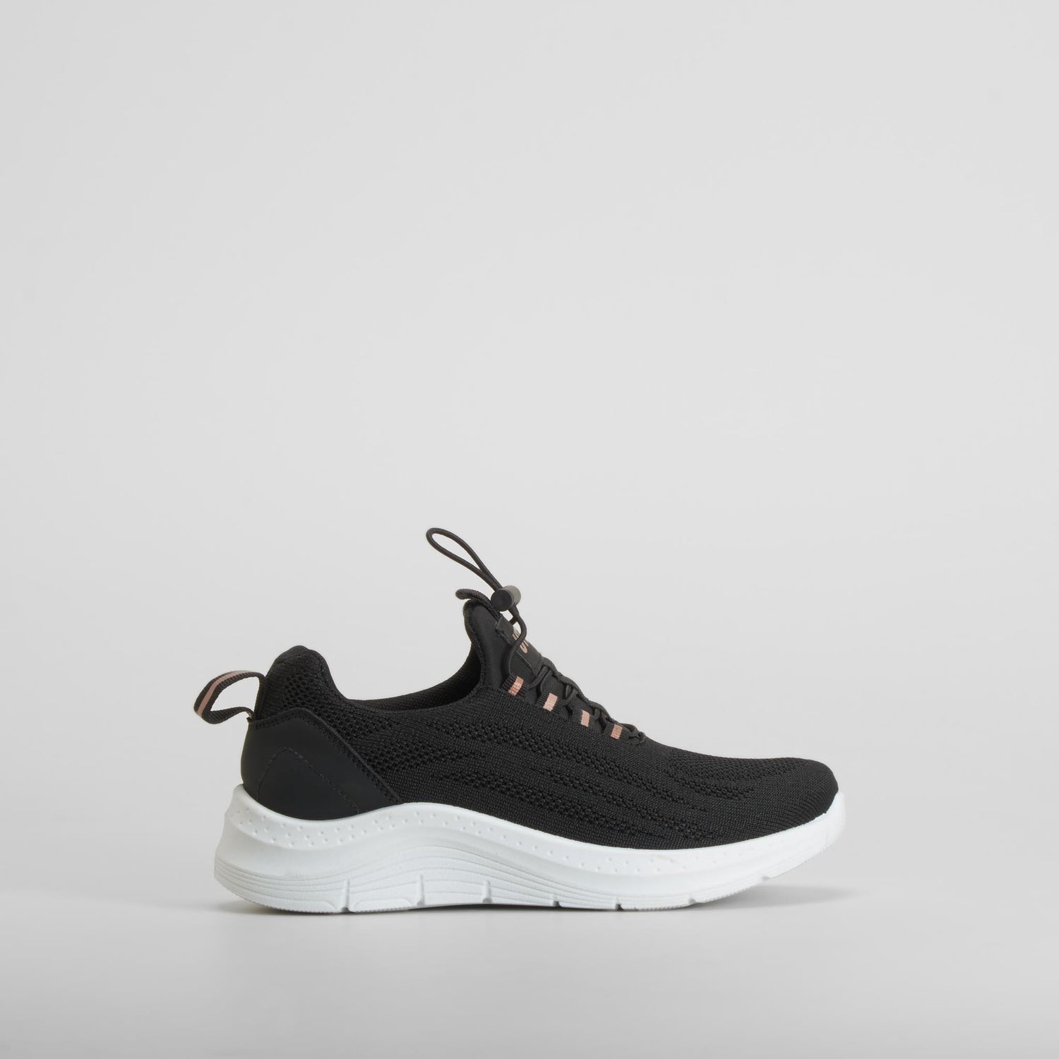 Zapatilla deportiva con elásticos negra UTWO