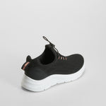 Zapatilla deportiva con elásticos negra UTWO