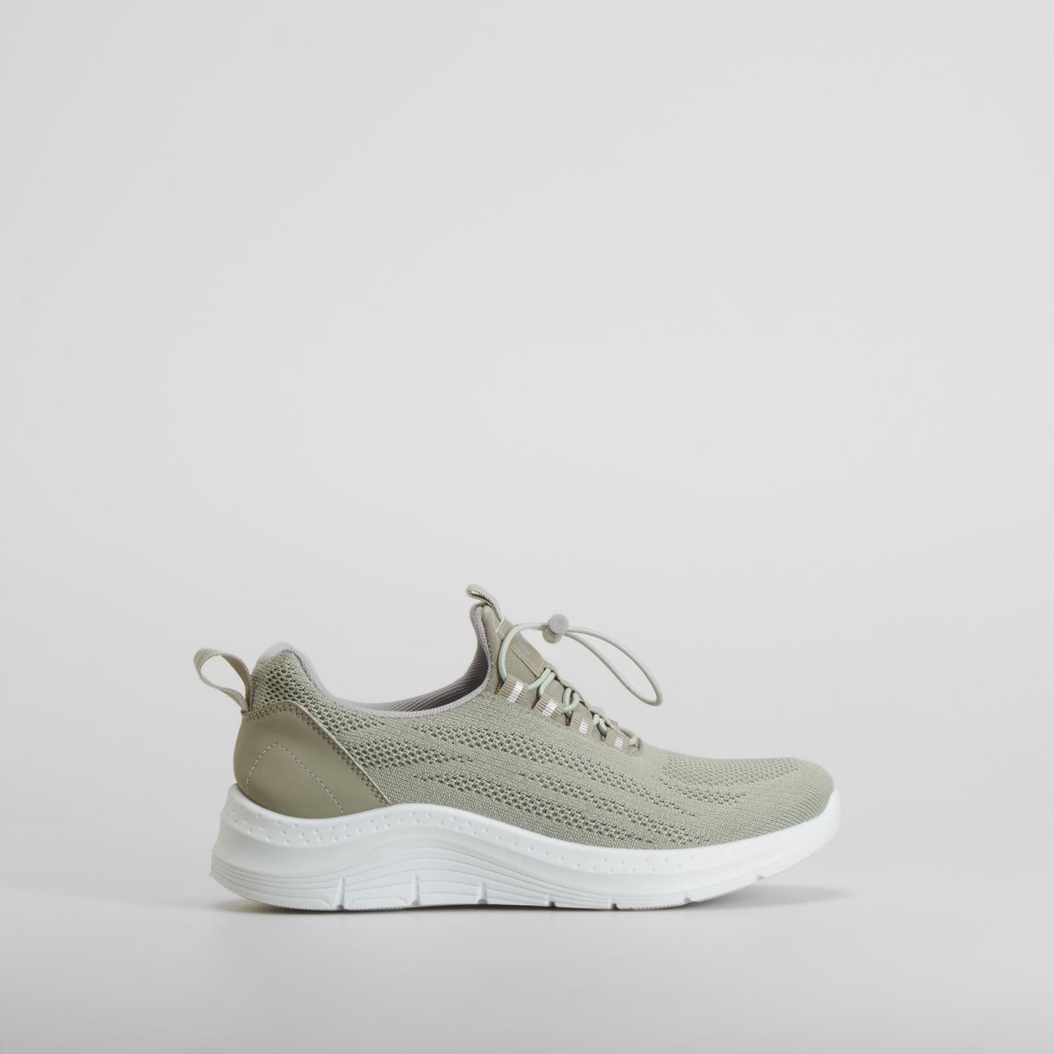 Zapatilla deportiva cómoda verde UTWO