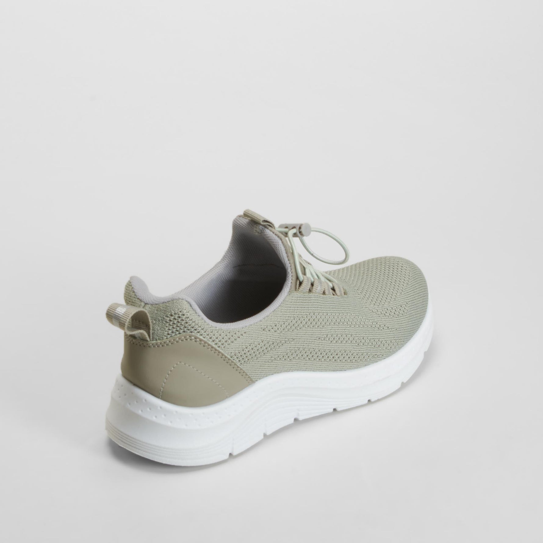 Zapatilla deportiva cómoda verde UTWO