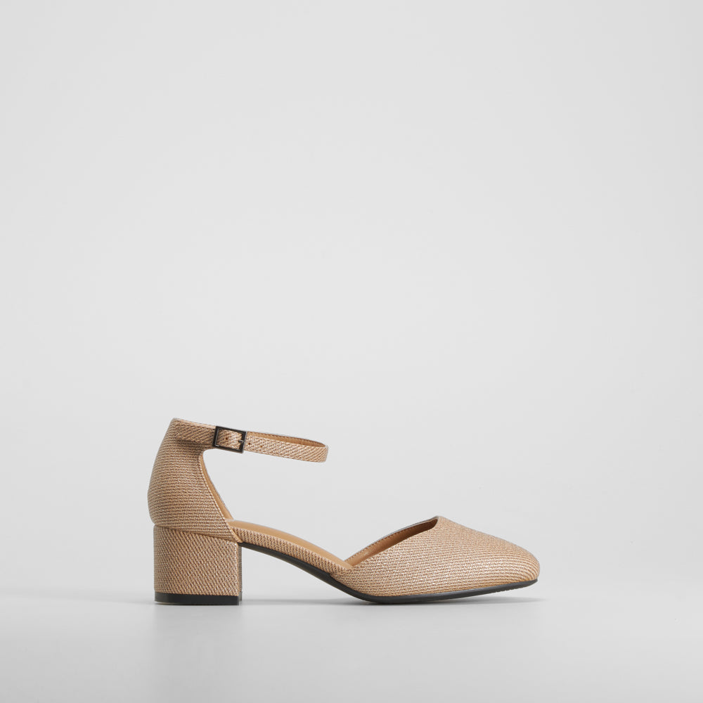 Zapato tacón bajo marrón pulsera COMFEET