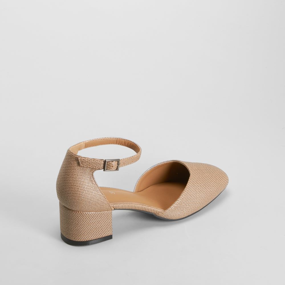 Zapato tacón bajo marrón pulsera COMFEET