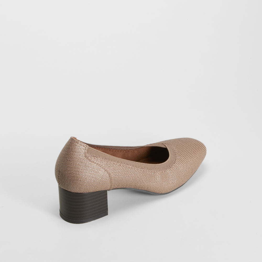 Zapato elegante tacón bajo marrón COMFEET
