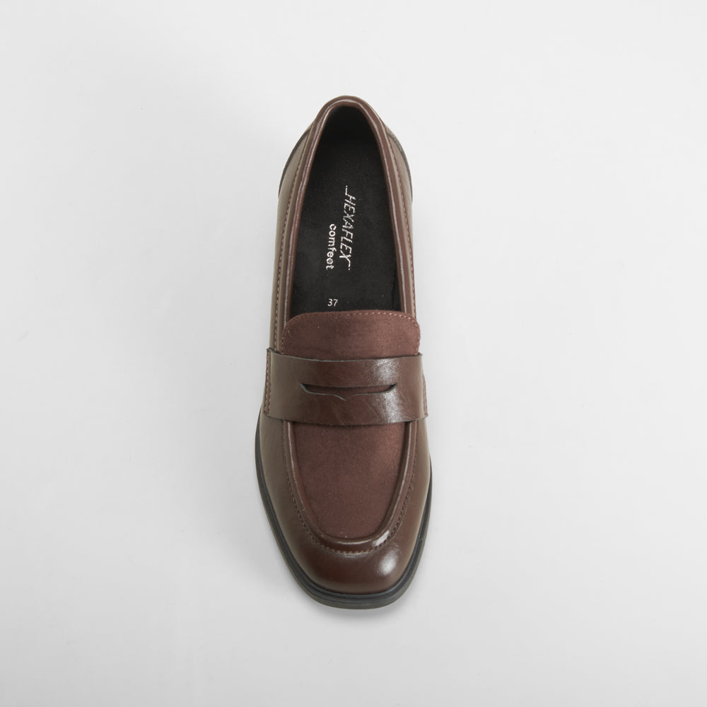 Mocasín tacón marrón oscuro COMFEET