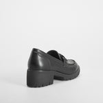 Mocasín tacón ancho negro COMFEET