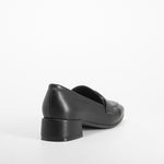 Mocasín tacón bajo forrado negro COMFEET