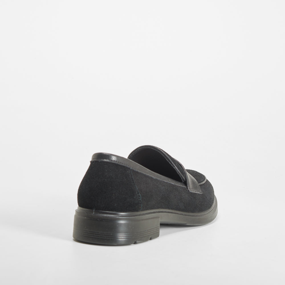 Mocasín serraje piel negro COMFEET
