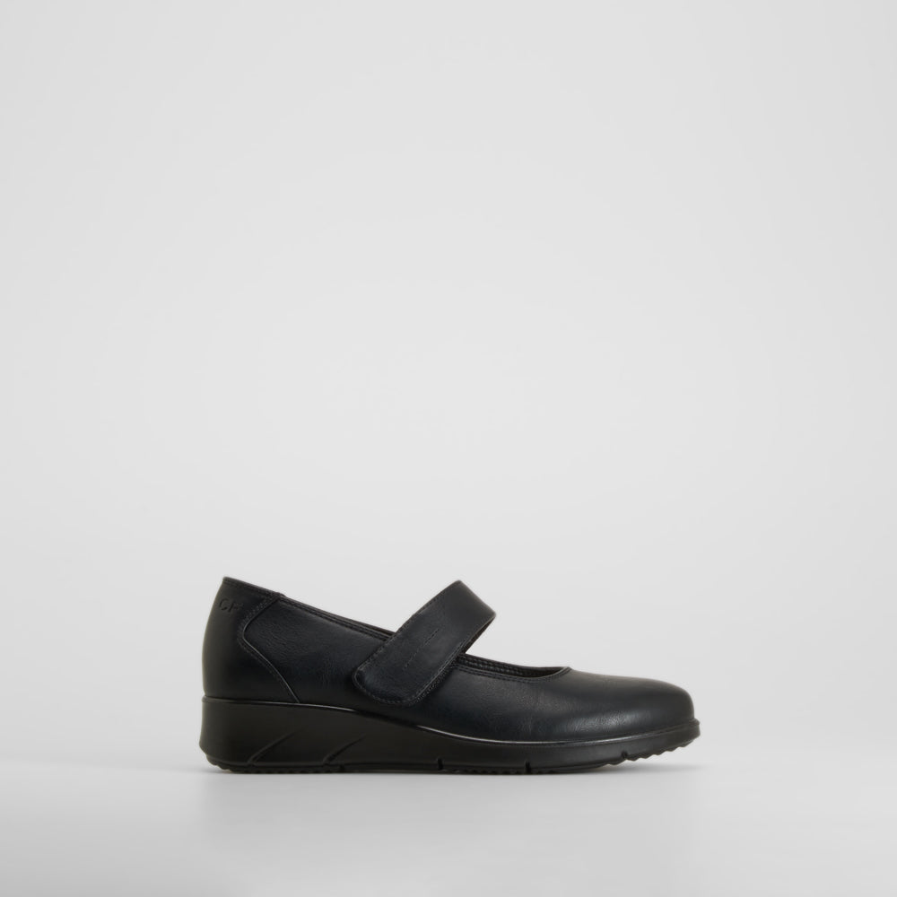 Zapato merceditas con pulsera negro COMFEET
