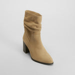 Bota arrugada tacón alto beige FOSCO