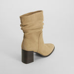 Bota arrugada tacón alto beige FOSCO