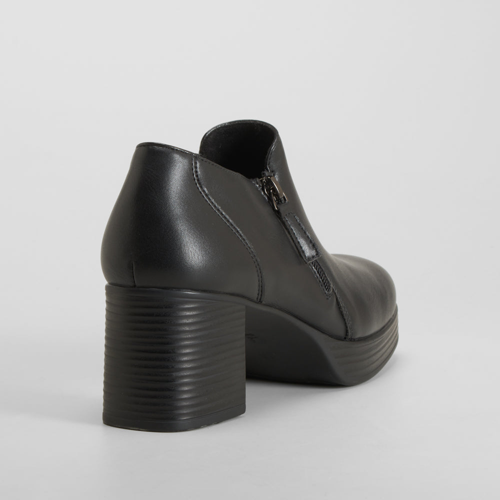 Zapato con tacón y plataforma negro PICCOLA PIU