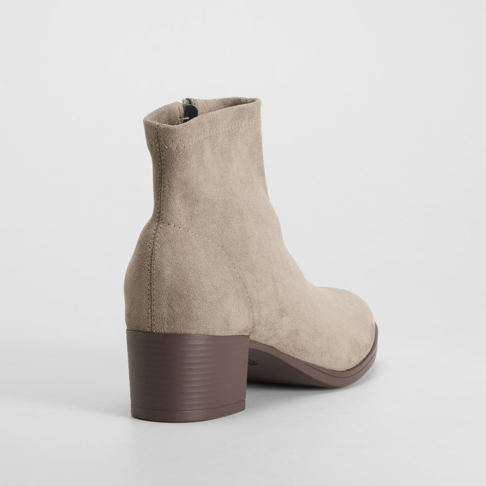 Botín tacón elástico beige PICCOLA PIU
