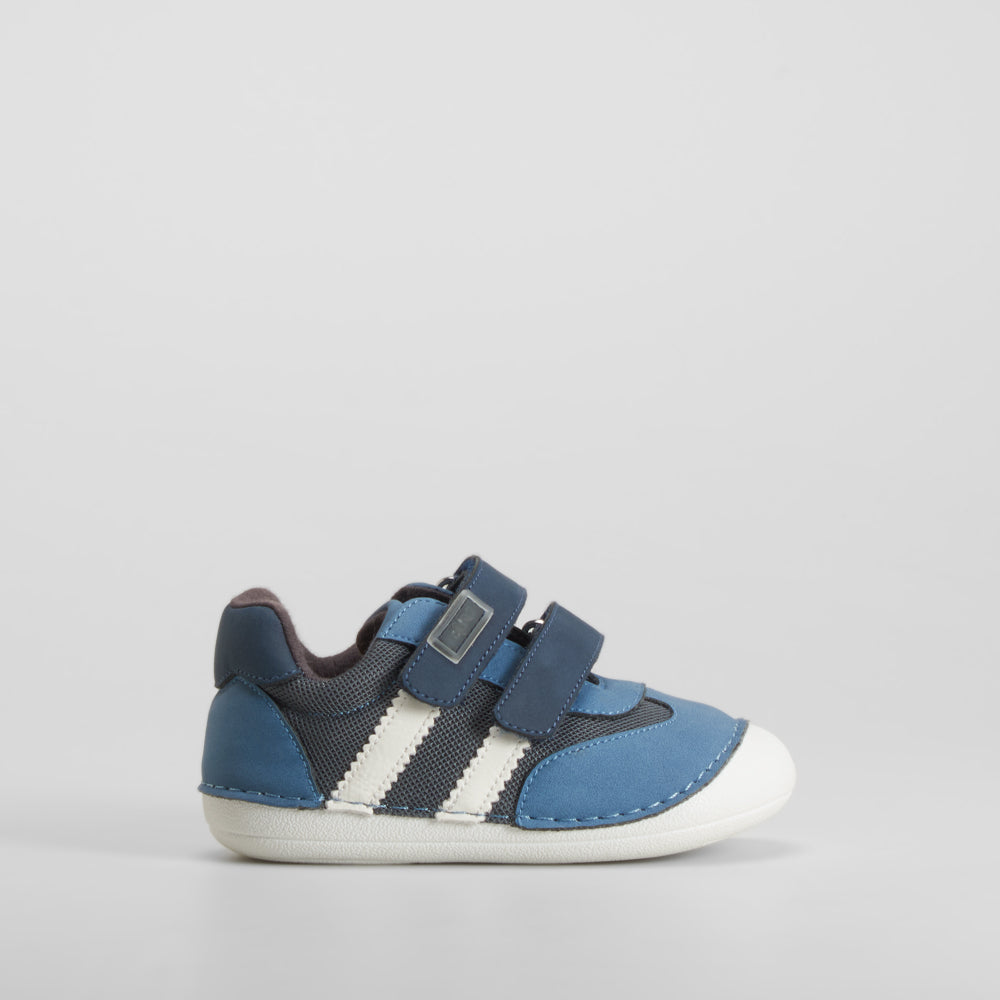 Zapatilla deportiva azul bebé COMFEET