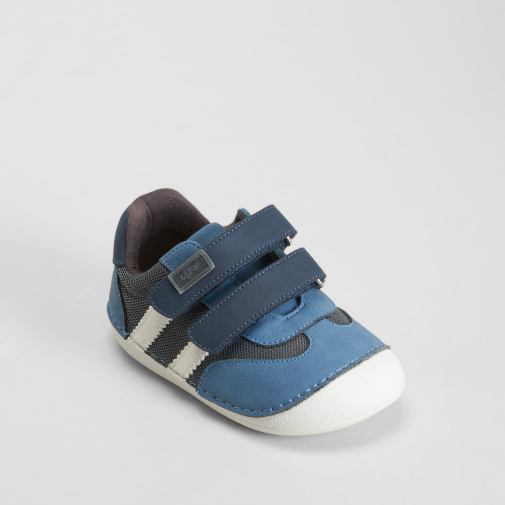 Zapatilla deportiva azul bebé COMFEET