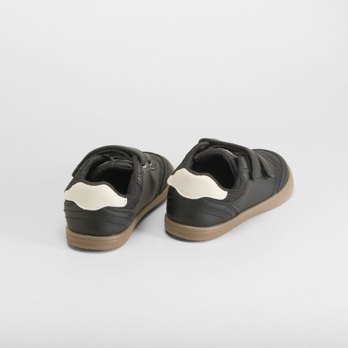 Zapatilla casual barefoot negra SEVEN FIVE