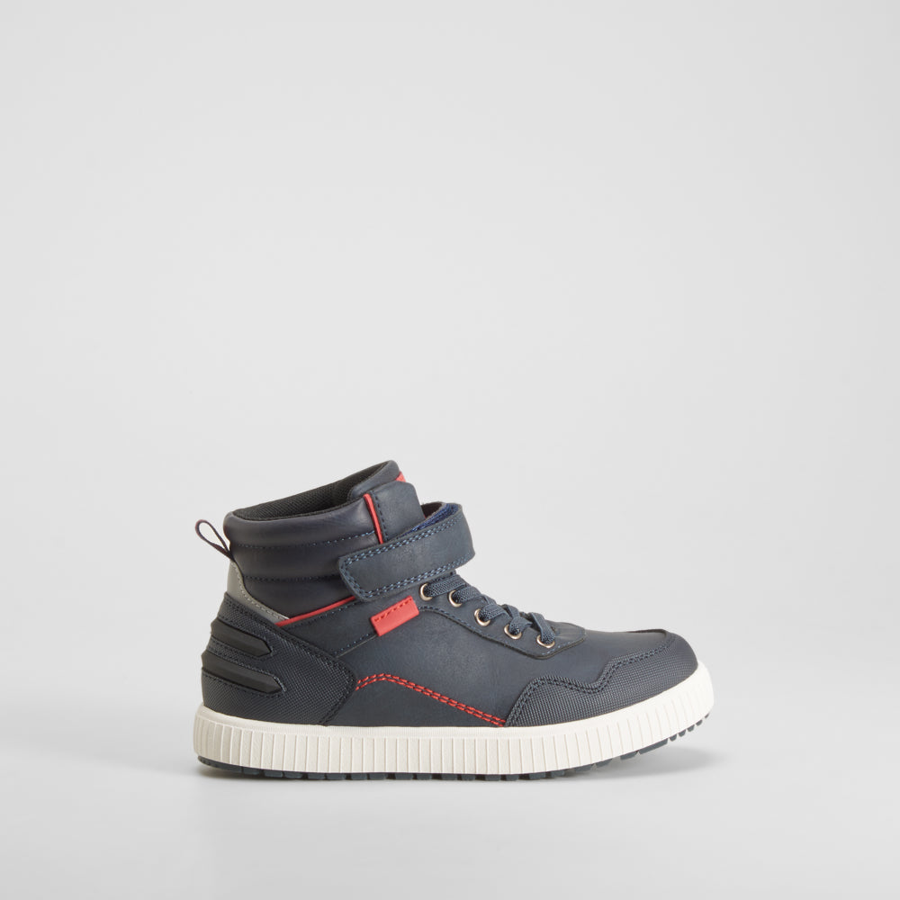 Zapatilla alta con detalles azul  SEVEN FIVE