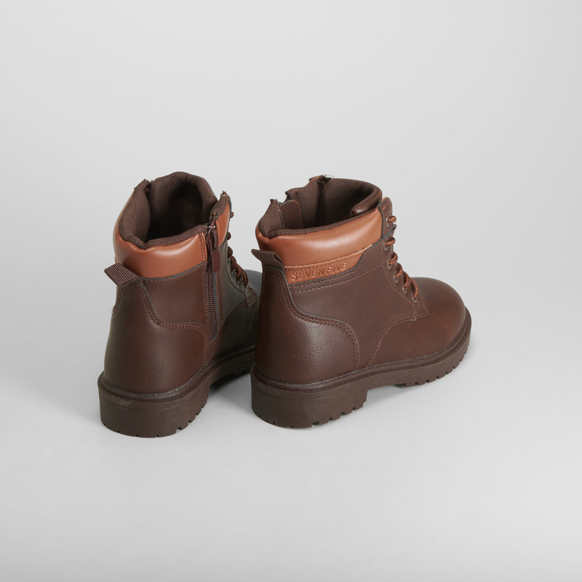 Botín montaña cordones marrón SEVEN FIVE