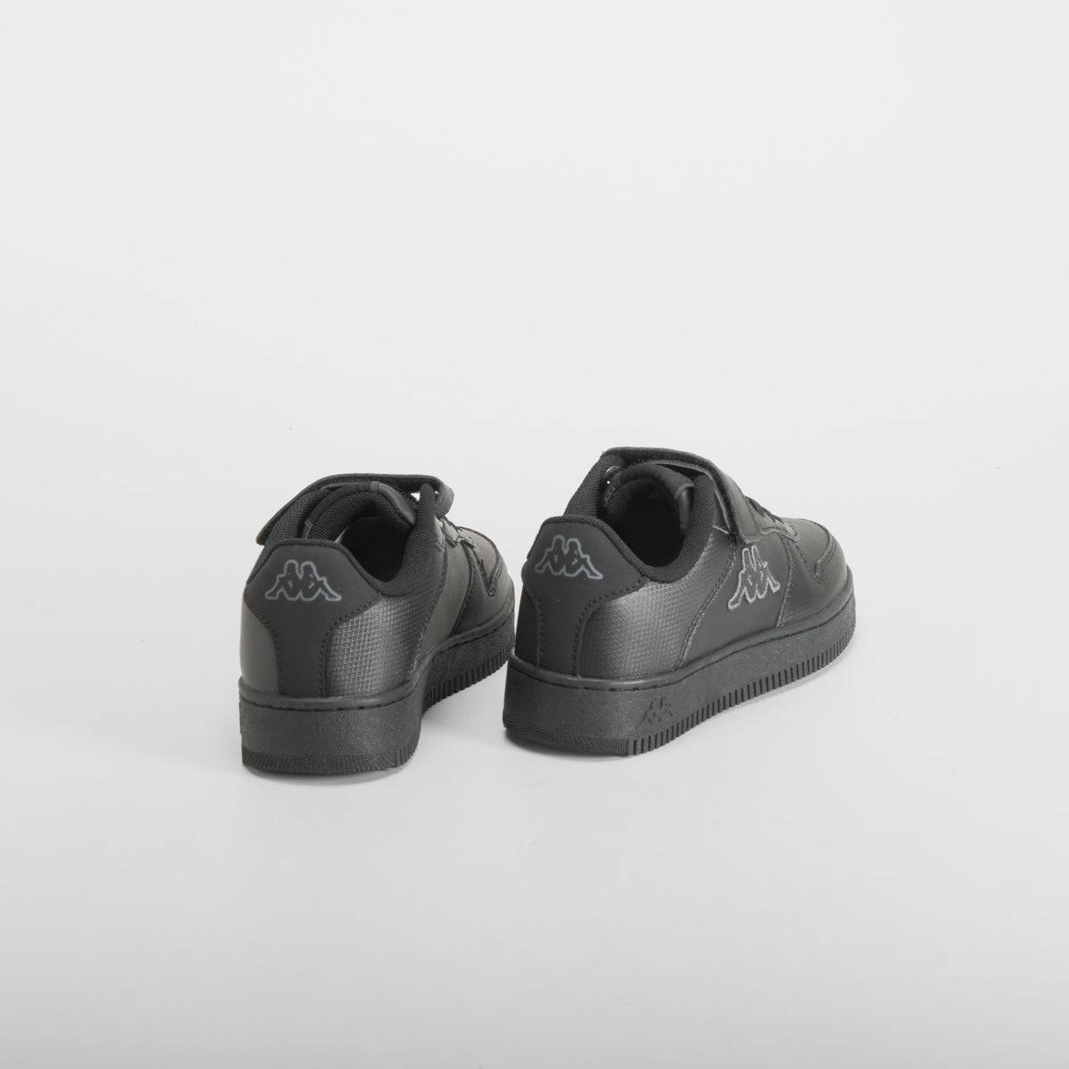Zapatilla deportiva maserta velcro negra KAPPA