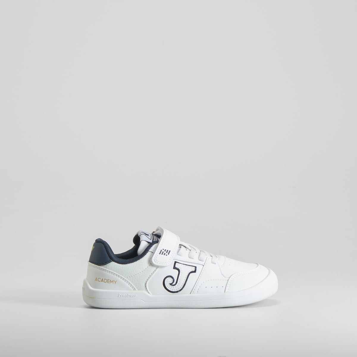 Zapatilla Academy JR barefoot 2603 blanca JOMA