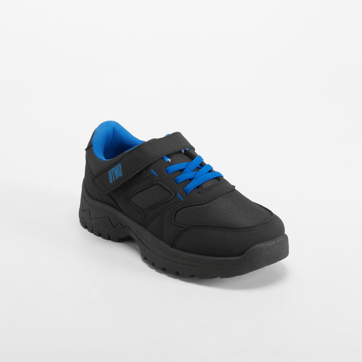 Zapatilla deportiva trekking negro y azul UTWO