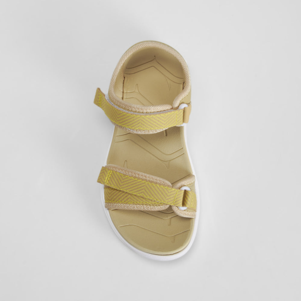 Sandalia beige tiras anchas suela blanca UTWO