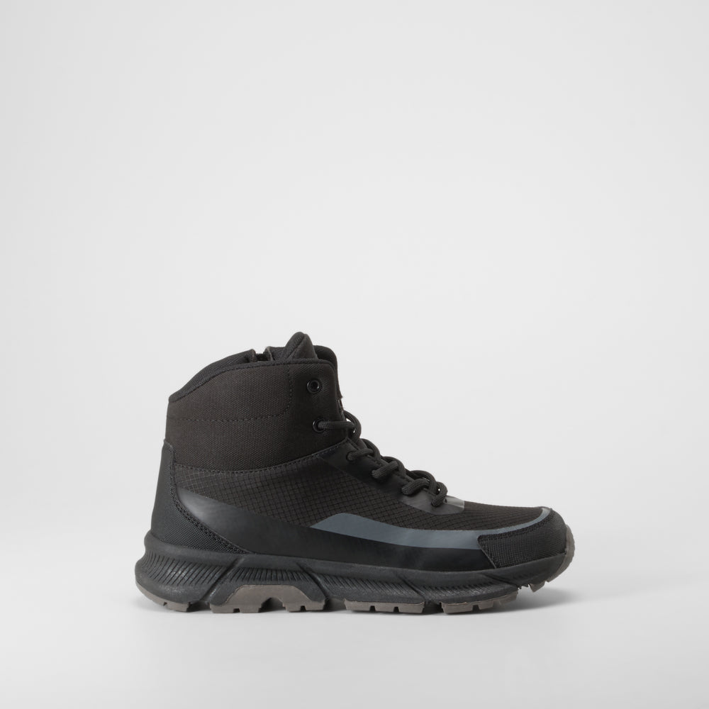 Bota trekking deportiva negro SEVEN FIVE
