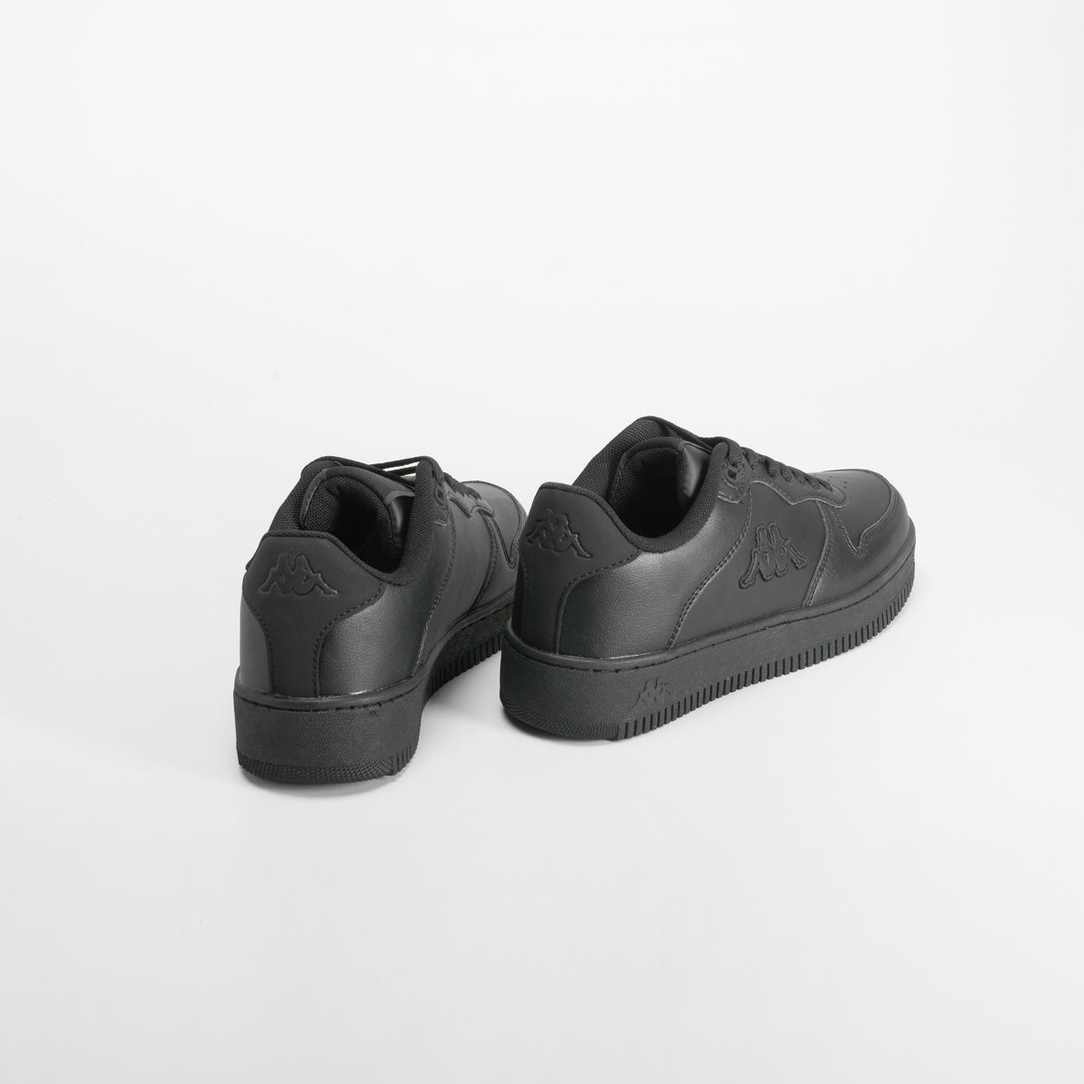 Zapatilla deportiva cordones negra KAPPA