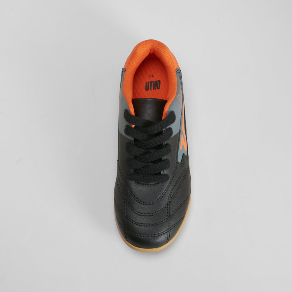 Zapatilla deportiva negra suela marrón UTWO