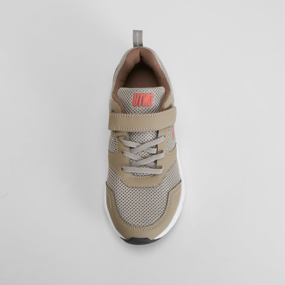 Zapatilla deportiva gris suela blanca UTWO