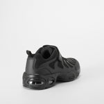 Zapatilla deportiva negra moderna UTWO