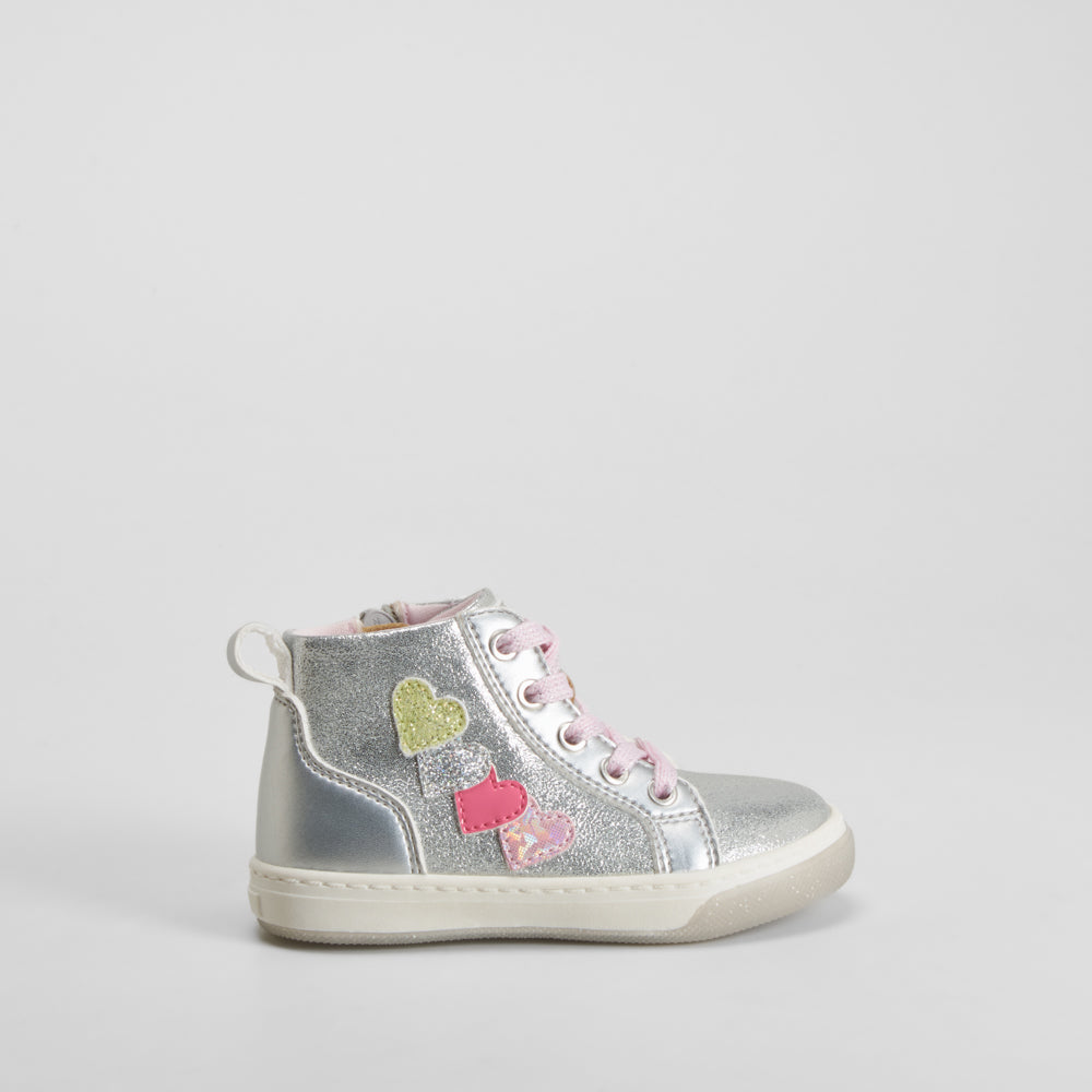Zapatilla corazones modelo bebé gris BACHE